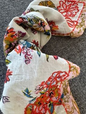NWOT, VISMAYA FOR ANTHROPOLOGIE DARLING FLORAL, EMBROIDERED SCARF/BANDANA